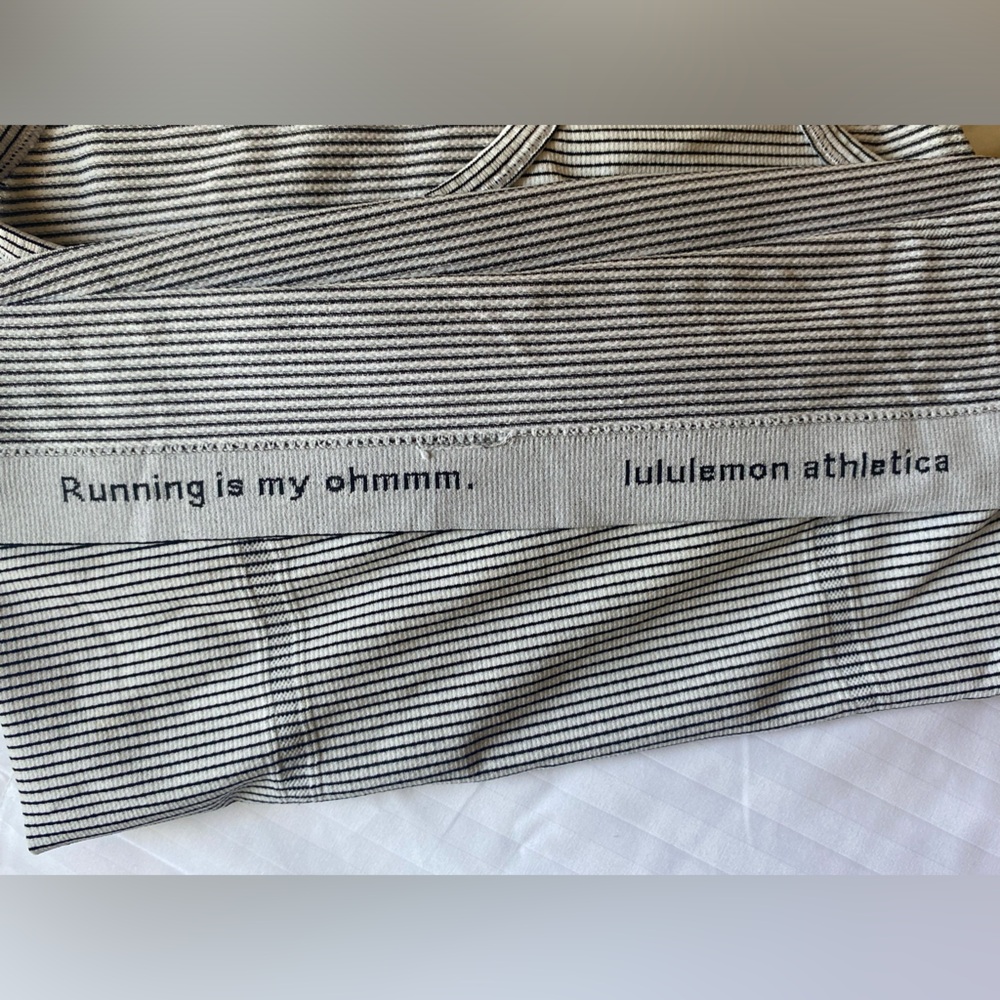Lululemon Swiftly Tech Tank Top Racerback, Black & White, Size 6 - Picture 11 of 11